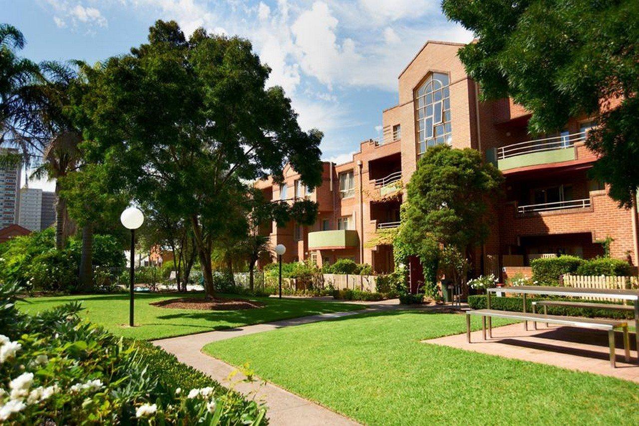 Comfort Apartments Royal Gardens Melbourne Exterior photo