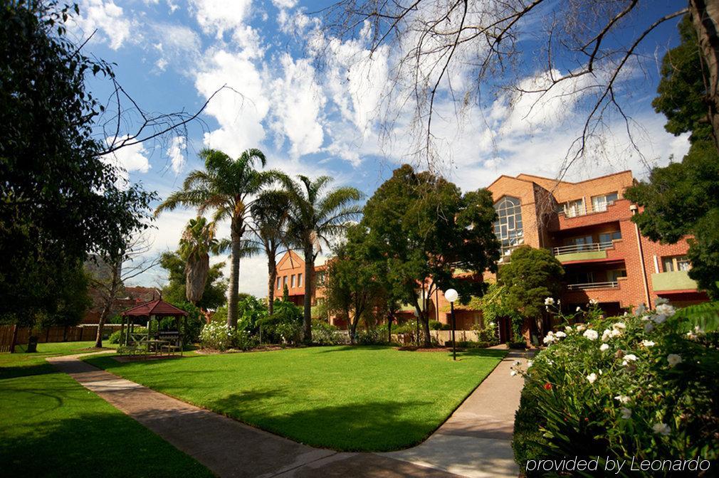 Comfort Apartments Royal Gardens Melbourne Exterior photo