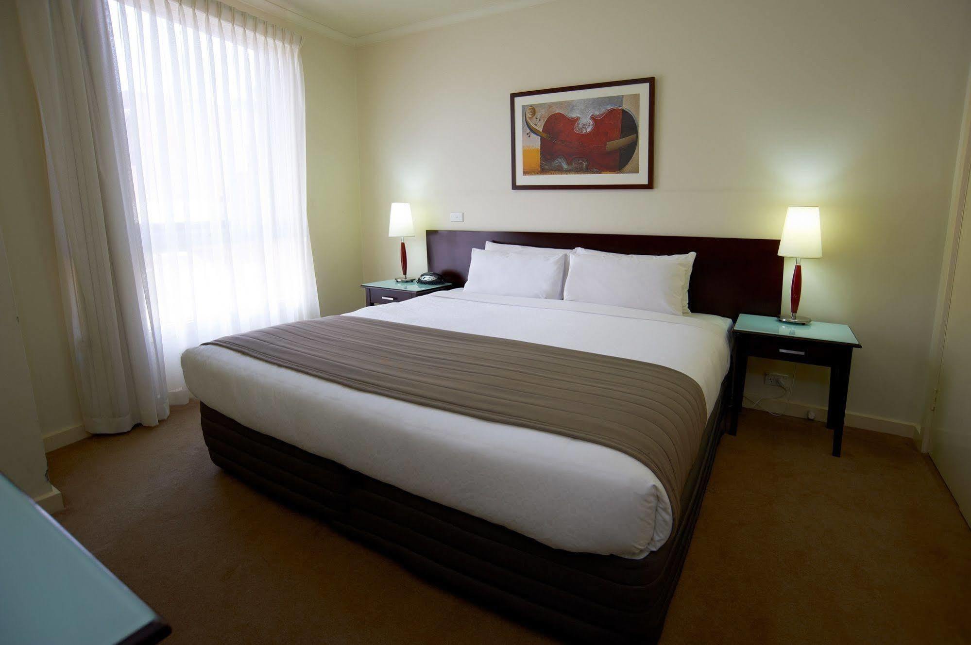 Comfort Apartments Royal Gardens Melbourne Exterior photo