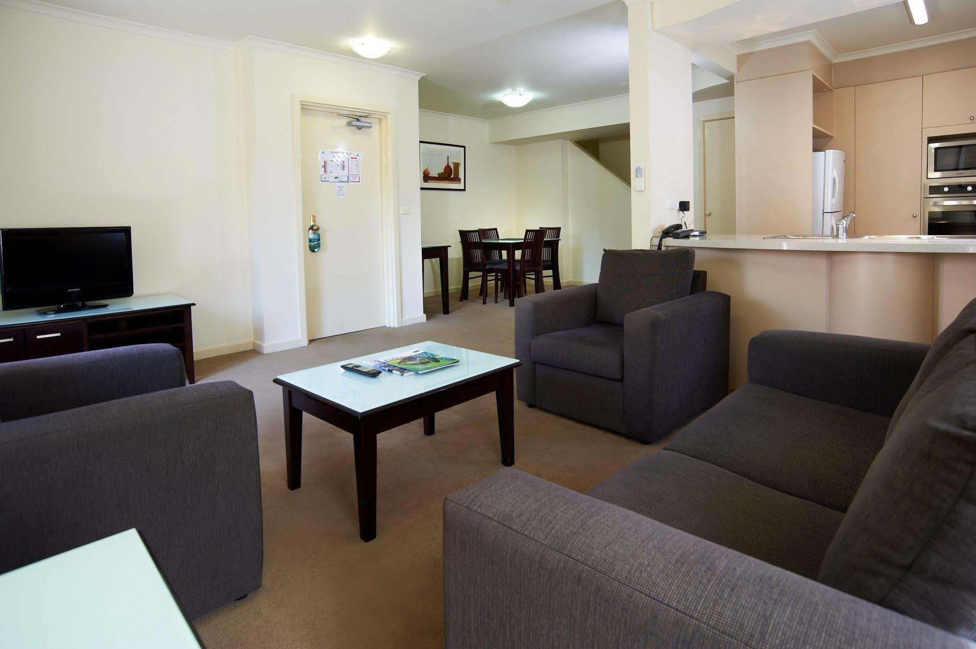 Comfort Apartments Royal Gardens Melbourne Exterior photo
