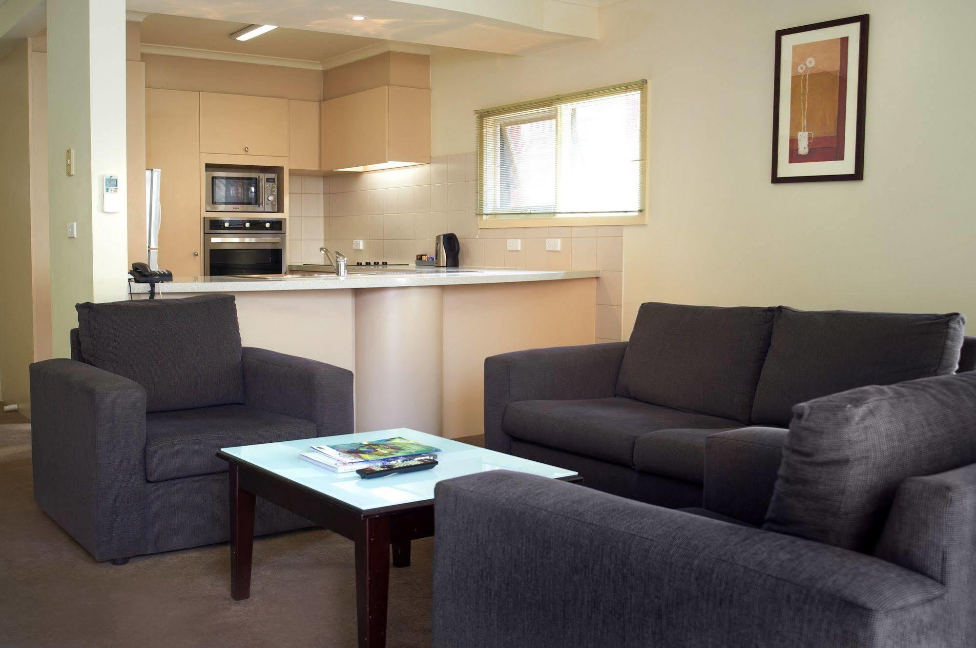 Comfort Apartments Royal Gardens Melbourne Exterior photo